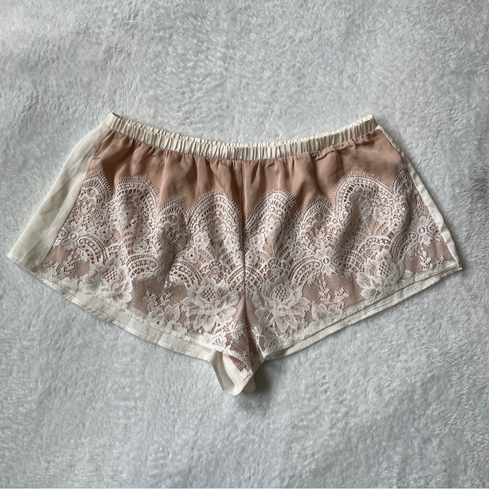 Victoria’s Secret lace shorts women’s XS white beige intimates sleepwear pajamas